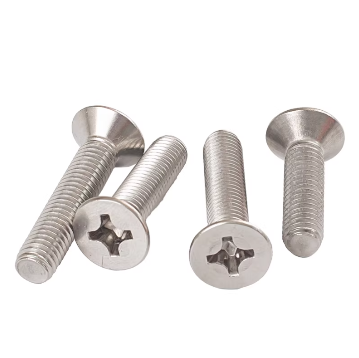 Jaka jest podstawowa różnica między śrubami z łbem stożkowym a śrubami z łbem stożkowym?