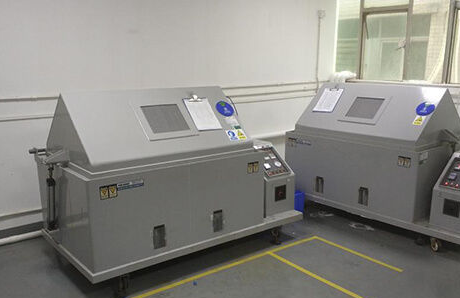 Testowanie w mgle solnej elementów złącznych ze stali nierdzewnej